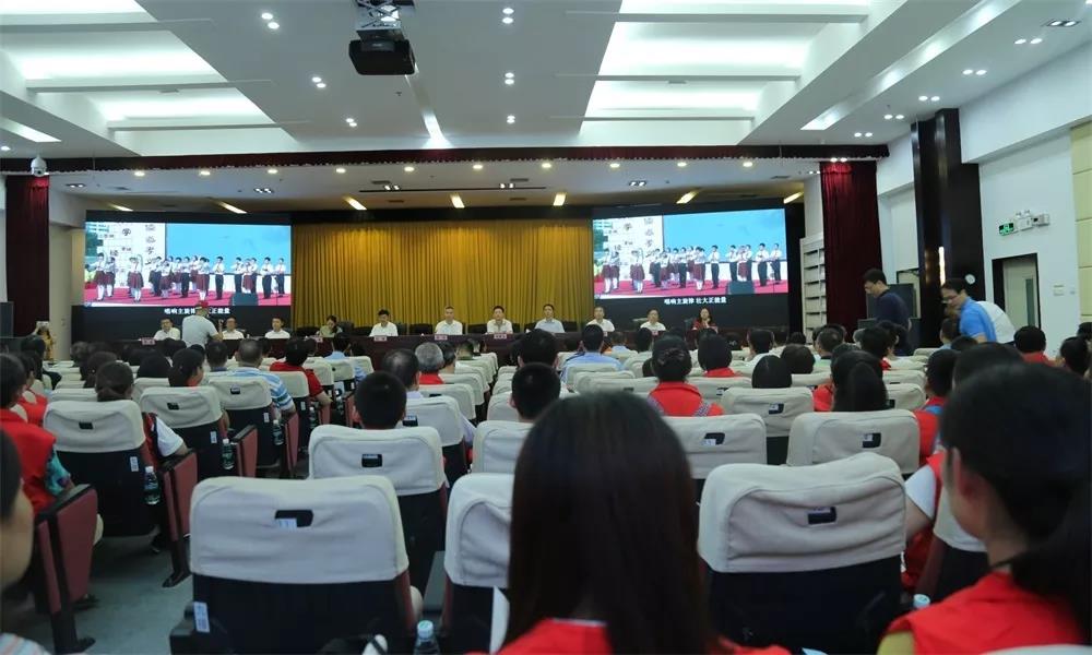 【盐田区文明达人】海格物流谭秋菊:践行文明之路 绽放文明之花 【盐田区文明达人】海格物流谭秋菊:践行文明之路 绽放文明之花