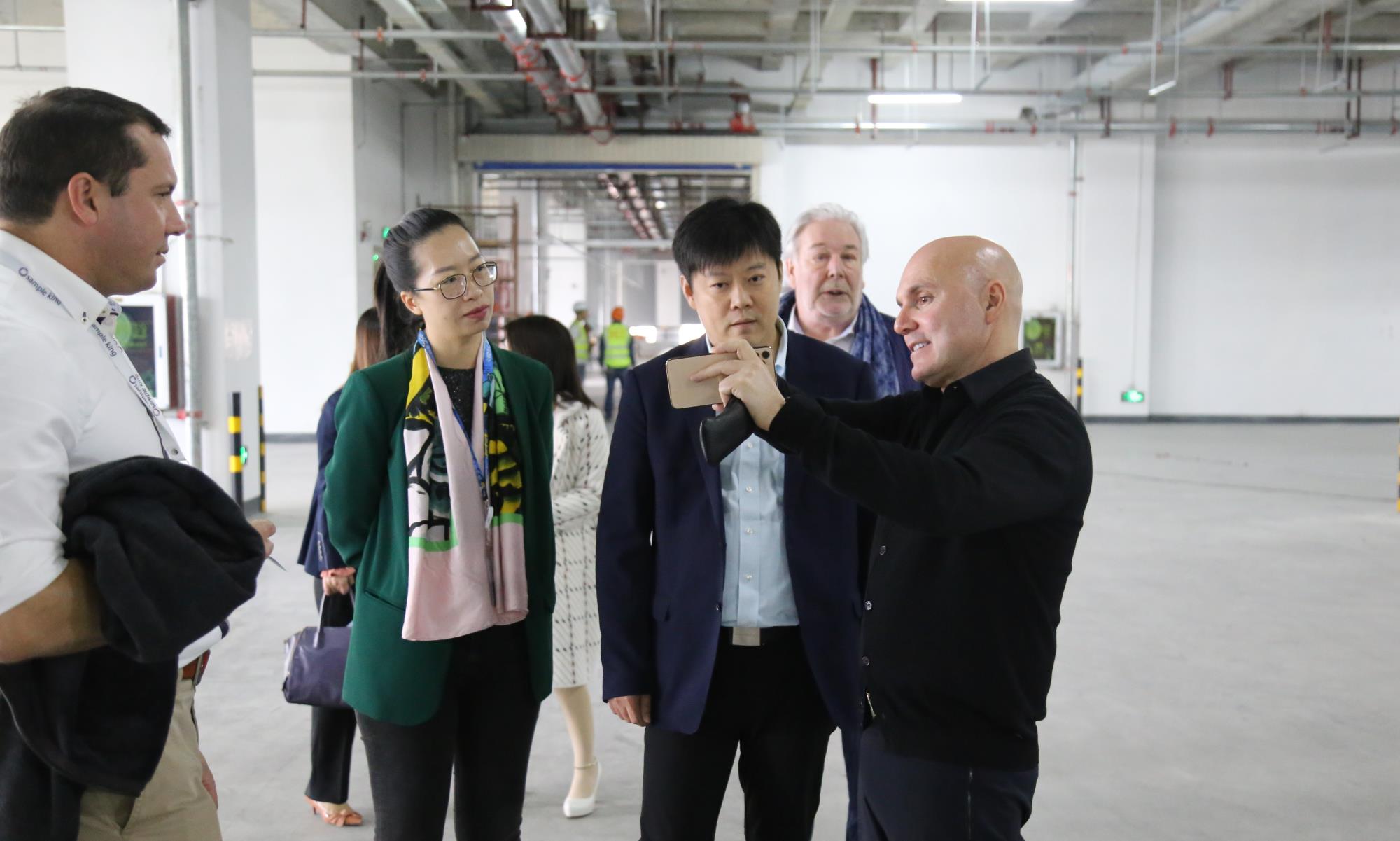 【携手共赢】Sample King(样板王)签约入驻海格云链大楼! 【携手共赢】Sample King(样板王)签约入驻海格云链大楼!