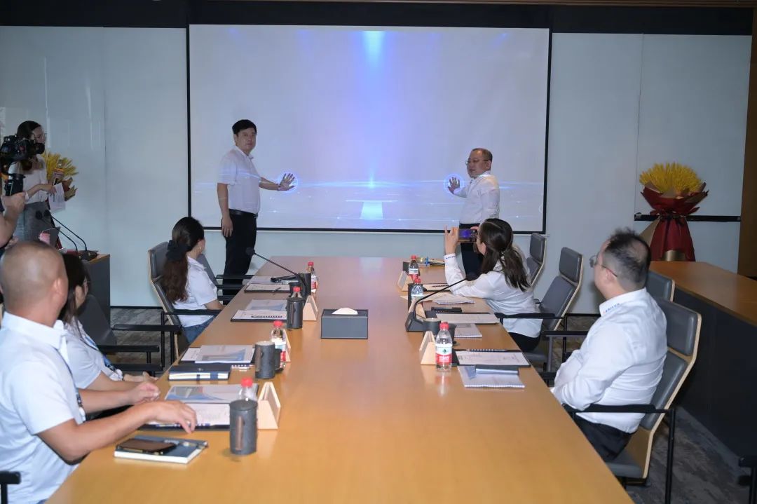 赛轮液体黄金轮胎海格物流路试启动仪式在深成功举行 赛轮液体黄金轮胎海格物流路试启动仪式在深成功举行