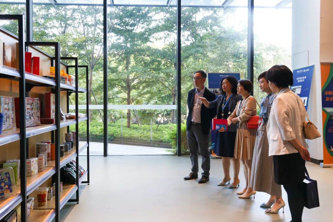 盐田国际商务部领导及深跨协物流秘书长走访海格物流 盐田国际商务部领导及深跨协物流秘书长走访海格物流