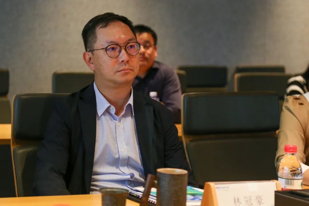 盐田国际商务部领导及深跨协物流秘书长走访海格物流 盐田国际商务部领导及深跨协物流秘书长走访海格物流