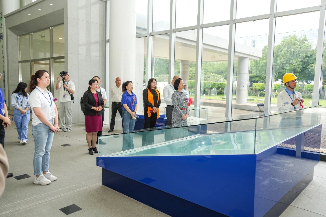 艾杰旭(ADCS)海格物流氢能源汽车首发仪式圆满举行 艾杰旭(ADCS)海格物流氢能源汽车首发仪式圆满举行