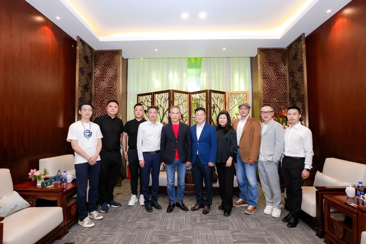 梅春雷在第二届大湾区青年企业家高峰论坛发表演讲 梅春雷在第二届大湾区青年企业家高峰论坛发表演讲