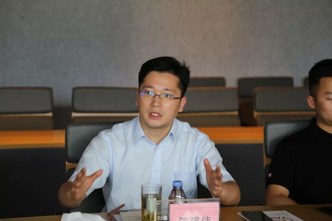 溧阳市副市长陈峰等一行走访调研海格云链 溧阳市副市长陈峰等一行走访调研海格云链