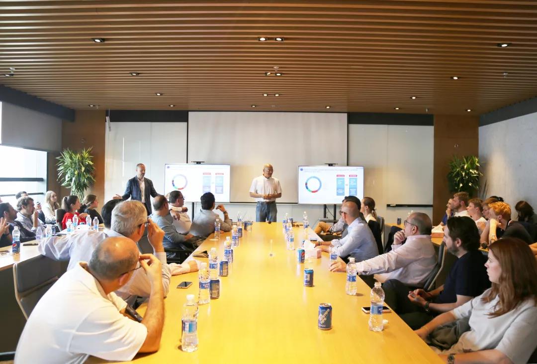 拉丁美洲及欧洲商务代表团到访海格云链,共促中国进口贸易发展 拉丁美洲及欧洲商务代表团到访海格云链,共促中国进口贸易发展