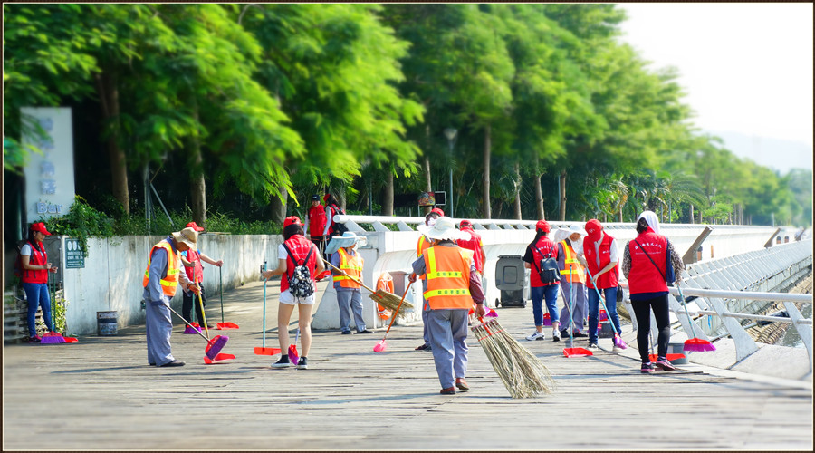 海格义工 ▏慰问环卫人员:感谢你们让城市更美丽 海格义工 ▏慰问环卫人员:感谢你们让城市更美丽