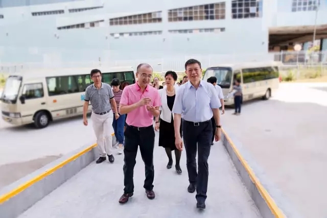 深圳市政协主席戴北方一行调研海格零售物流中心项目 深圳市政协主席戴北方一行调研海格零售物流中心项目