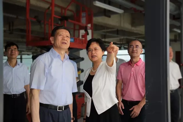 深圳市政协主席戴北方一行调研海格零售物流中心项目 深圳市政协主席戴北方一行调研海格零售物流中心项目